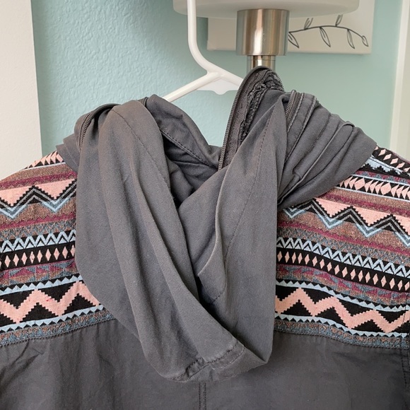 jacket - Picture 4 of 4